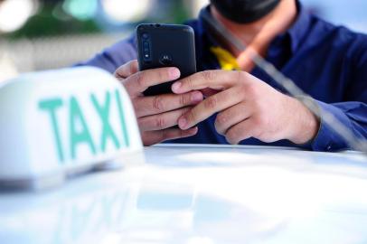  CAXIAS DO SUL, RS, BRASIL, 30/04/2020. Taxista ajudou idoso que estava caindo no golpe do falso sequestro. (Porthus Junior/Agência RBS)<!-- NICAID(14489372) -->