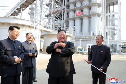 This picture taken on May 1, 2020 and released from North Koreas official Korean Central News Agency (KCNA) on May 2, 2020 shows North Korean leader Kim Jong Un (2nd R) visiting the completed Suchon phosphate fertilizer factory in South Pyongan Province, North Korea. (Photo by STR / KCNA VIA KNS / AFP) / - South Korea OUT / ---EDITORS NOTE--- RESTRICTED TO EDITORIAL USE - MANDATORY CREDIT AFP PHOTO/KCNA VIA KNS - NO MARKETING NO ADVERTISING CAMPAIGNS - DISTRIBUTED AS A SERVICE TO CLIENTS / THIS PICTURE WAS MADE AVAILABLE BY A THIRD PARTY. AFP CAN NOT INDEPENDENTLY VERIFY THE AUTHENTICITY, LOCATION, DATE AND CONTENT OF THIS IMAGE --- / <!-- NICAID(14490887) -->