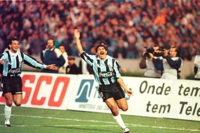  Final da Copa do Brasil em 10/08/1994. Grêmio foi campeão contra o Ceara.O centroavante Nildo marca o gol da vitória.Envelope:141338Pasta:58967<!-- NICAID(8664611) -->