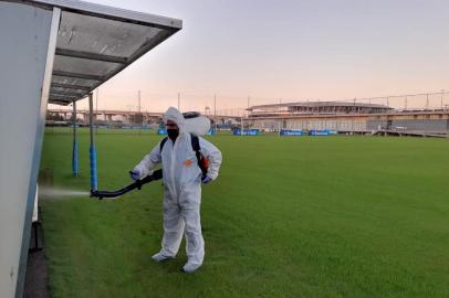 CT Luiz Carvalho passa por processo de descontaminação química para receber funcionários e atletasEmpresa especializada realizou limpeza detalhada de ambientes internos e externos de todo o Centro de Treinamento do Grêmio