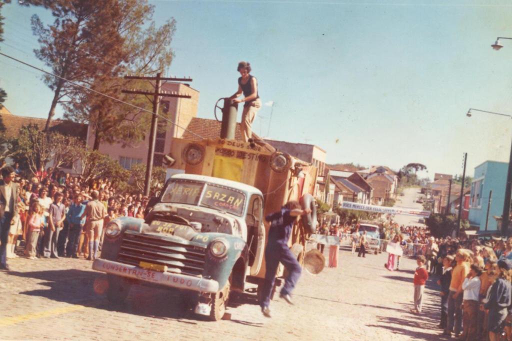 Walter  Frases de caminhão, Imagens de caminhão, Vídeo de caminhão