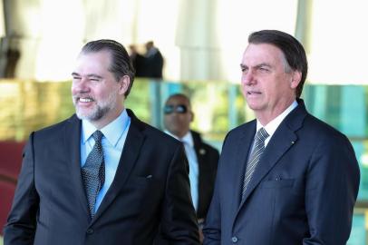  BRASÍLIA, DF, BRASIL,28.05.2019. Presidente da República, Jair Bolsonaro, durante café da manhã com Dias Toffoli, Presidente do Supremo Tribunal Federal; Davi Alcolumbre, Presidente do Senado Federal; Rodrigo Maia, Presidente da Câmara dos Deputados; Onyx Lorenzoni, Ministro-Chefe da Casa Civil da Presidência da República; Paulo Guedes, Ministro de Estado da Economia, e Augusto Heleno, Ministro-Chefe do Gabinete de Segurança Institucional da Presidência da República.Foto: Marcos Corrêa/PR<!-- NICAID(14096914) -->