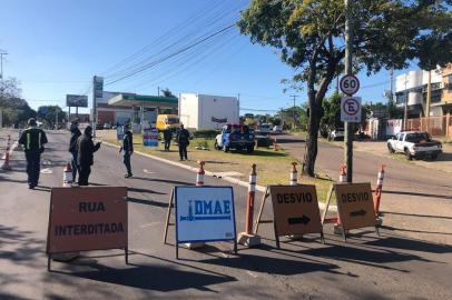 Avenida Sertório é bloqueada para obras em Porto Alegre<!-- NICAID(14494523) -->