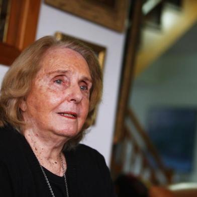 PORTO ALEGRE, RS, BRASIL, 03-09-2018: perfil da escritora Lya Luft, em comemoração de seus 80 anos (FOTO FÉLIX ZUCCO/AGÊNCIA RBS, Editoria Segundo Caderno).<!-- NICAID(13723229) -->
