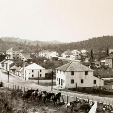   Garibaldi em 1912 fotografada por Alvaro da Costa Franco, pai do historiador Sérgio da Costa Franco. <!-- NICAID(14491656) -->