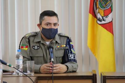 O tenente-coronel Jorge Emerson Ribas, comandante do 12º Batalhão de Polícia Militar (12º BPM), apresenta a nova patrulha comunitária  a Comissão de Segurança Pública e Proteção Social (CSPPS) da Câmara de Vereadores.<!-- NICAID(14497502) -->