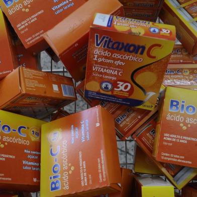  CAXIAS DO SUL, RS, BRASIL (17/03/2020)Médicos recomenda não usar Ibuprofeno para tratar sintomas do coronavírus. Consumidores comprar Vitamina C em grandes quantidades. (Antonio Valiente/Agência RBS)<!-- NICAID(14453704) -->