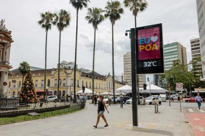 Protótipo chegou a ser testado em dezembro na frente da prefeitura