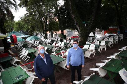  PORTO ALEGRE, RS, BRASIL - 13.05.2020 - Donos do Barranco. Na imagem: Elson Furini (esq) e Ilmar Tasca (dir). (Foto: Jefferson Botega/Agencia RBS)<!-- NICAID(14498963) -->