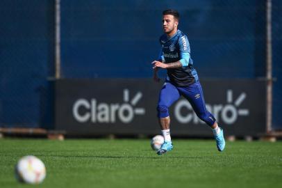 Gremio RS - FUTEBOL/GREMIO  - ESPORTES - Jogadores do Gremio realizam treino fisico durante esta quinta-feira na preparaÃ§Ã£o para o retorno do futebol. FOTO: LUCAS UEBEL/GREMIO FBPAEditoria: SPOIndexador: Lucas UebelSecao: futebolFonte: Gremio.netFotógrafo: Gremio <!-- NICAID(14499993) -->