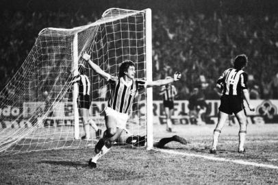  Grêmio 2x1 Penharol,Copa Libertadores de 1983#Envelope: 13207Nº Pasta :534256Nº Caixa :703#Crédito: Juan Carlos Gomes