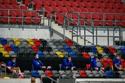 Fortuna Duesseldorf's sit on the bench during the German first division Bundesliga football match Fortuna Dusseldorf v SC Paderborn on May 16, 2020 in Duesseldorf, western Germany as the season resumed following a two-month absence due to the novel coronavirus COVID-19 pandemic. (Photo by SASCHA SCHUERMANN / various sources / AFP) / DFL REGULATIONS PROHIBIT ANY USE OF PHOTOGRAPHS AS IMAGE SEQUENCES AND/OR QUASI-VIDEO<!-- NICAID(14501644) -->