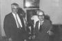 José Angelo Aloise (à direita) recebe o então governador do RS, Walter Peracchi de Barcelos, no final dos anos 1960.<!-- NICAID(14502248) -->