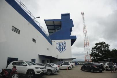  BENTO GONÇALVES, RS, BRASIL (09/02/2019)Jogo entre Esportivo e Ser Caxias pela última rodada da primeira fase do Campeonato Gaúcho no Estádio Montanha dos Vinhedos em Bento Gonçalves. (Antonio Valiente/Agência RBS)<!-- NICAID(14413255) -->