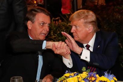  (Mar a Lago - FlÃ³rida, 07/03/2020) Presidente da RepÃºblica Jair Bolsonaro acompanhado  do Senhor Presidente dos Estados Unidos Donald Trump, posam para fotografia.Foto: Alan Santos/PRIndexador: Alan Santos<!-- NICAID(14444136) -->