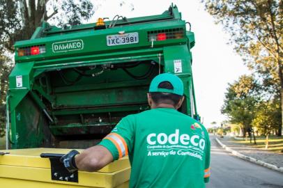  CAXIAS DO SUL, RS, BRASIL, 28/11/2018. Prefeitura investe R$ 17 milhões na ampliação do sistema de coleta mecanizada em Caxias do Sul. Implantação inicia em 2019. Recolhimento de lixo por contêiner saltará de 40% para 70% do volume. Indexador: Picasa<!-- NICAID(13852422) -->