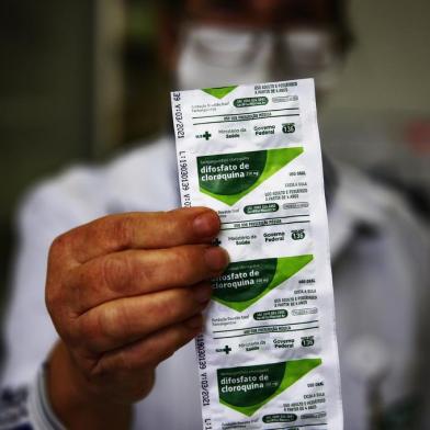  PORTO ALEGRE, RS, BRASIL, 22-05-2020: Cartelas das medicações Difosfato de Cloroquina, e Sulfato de Hidroxicloroquina, distribuídas na rede pública de saúde pelo SUS (FOTO FÉLIX ZUCCO/AGÊNCIA RBS, Editoria de Notícias).<!-- NICAID(14505865) -->