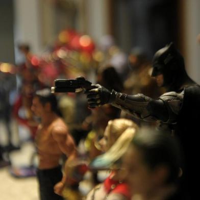  CAXIAS DO SUL, RS, BRASIL, 23/05/2019Com mais de 300 peças, coleção de action figures de Gustavo Canevese é uma das atrações do Dia da Toalha em Caxias. (Lucas Amorelli/Agência RBS)<!-- NICAID(14090151) -->