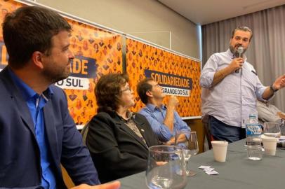 Encontro Estadual do Solidariedade, realizado em Porto Alegre. À esquerda, o deputado estadual Neri, O Carteiro. À direita, o presidente estadual do SD, Claudio Janta<!-- NICAID(14509461) -->