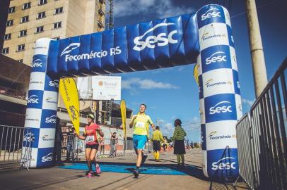  Cerca de mil atletas participaram do Circuito Sesc de Corridas, etapa de Caxias do Sul<!-- NICAID(12802776) -->