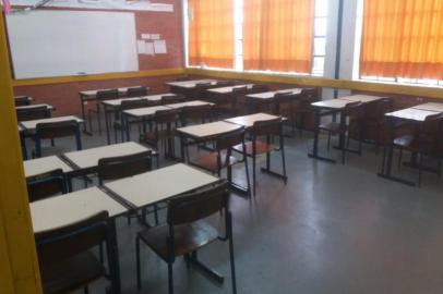 Escola Estadual de Ensino Fundamental Ivanyr MArchioro, em Caxias do Sul, com sala de aula fechada em função de interrupção nas atividades<!-- NICAID(14145053) -->