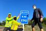 Trio de amigos percorre 350km a pé para arrecadar alimentos para famílias carentes