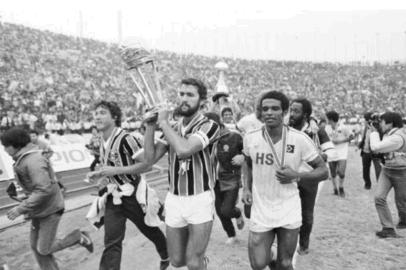 **Atenção, Somente a baixa resolução está disponível**CRÉDITO: Luis Ávila/ AgênciaRBSJogo Grêmio 2x1 Hamburgo Sv, da Alemanha, válido pelo Campeonato Mundial Interclubes, 1983, realizado dia 10/12/83, no Estádio Nacional de Tóquio, no Japão, que consagrou a equipe gremista como campeã mundial de 1983.# ENVELOPE:16705#FOTO DIGITALIZADA