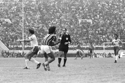 CRÉDITO: Luis Ávila/ AgênciaRBSJogo Grêmio 2x1 Hamburgo Sv, da Alemanha, válido pelo Campeonato Mundial Interclubes, 1983, realizado dia 10/12/1983, no Estádio Nacional de Tóquio, no Japão, que consagrou a equipe gremista como campeã mundial de 1983.# ENVELOPE:16705#FOTO DIGITALIZADA