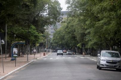  PORTO ALEGRE, RS, BRASIL - 2020.04.26 - Movimento de pessoas nos parques de Porto Alegre. Na foto- Redenção (Foto: ANDRÉ ÁVILA/ Agência RBS)Indexador: Andre Avila<!-- NICAID(14486269) -->