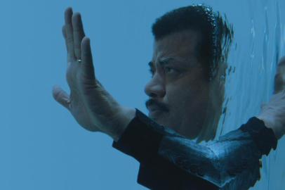 Host Neil deGrasse Tyson enters the Palace of Life, an imaginary place of ancient towers hidden by the mists of time and enshrouded in myth. Here, he moves into its largest, most ancient realm, to walk among the life at the bottom of the sea. COSMOS: POSSIBLE WORLDS premieres March 9, 2020 on National Geographic. (National Geographic/Cosmos Studios)<!-- NICAID(14514001) -->