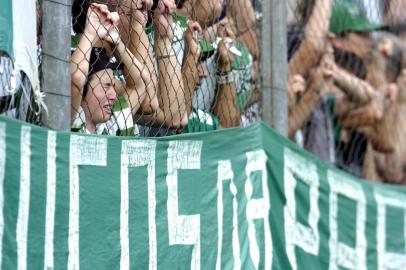  Juventude predeu em casa para o Atlético (GO) por . 1X 3 e esta na zona de raixamento.<!-- NICAID(2644649) -->