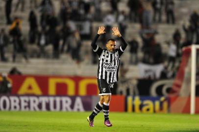  Ceará, o adversário do Internacional neste sábado, pela segunda rodada do Brasileirão 2011, venceu a equipe colorada com gol de Iarley, jogador que foi campeão mundial pelo Inter. A partida começou às 18h30min e foi realizada no Estádio Beira-Rio, em Porto Alegre.Indexador: JEFFERSON BOTEGA                