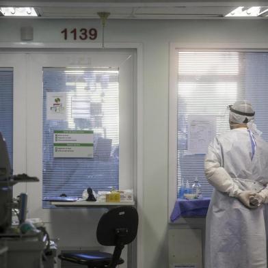  PORTO ALEGRE, RS, BRASIL - 2020.05.20 - A entrada de UTI do Conceição, com leitos ocupados por pacientes com covid-19 e também de casos suspeitos. (FOTO: ANDRÉ ÁVILA/ Agência RBS)Indexador: Andre Avila