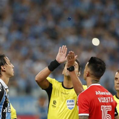 PORTO ALEGRE, RS, BRASIL - Grêmio e Inter jogam na Arena, pelo Grupo E da Libertadores da América 2020. Pedro Geromel, Víctor Cuesta(Foto: Mateus Bruxel/Agencia RBS)<!-- NICAID(14449592) -->