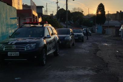 Polícia desarticula esquema montado no norte do Estado que trocava carros roubados por armas e drogas<!-- NICAID(14524004) -->