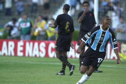 #Máquina: D1-5020731Campeonato Brasileiro 2003 Gremio x Vasco no estadio Olimpico,Elton comemora gol