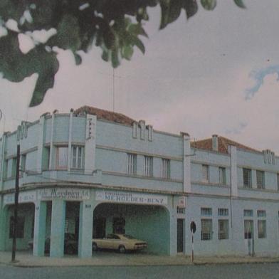 Fotos de Caxias em 1975, integrantes do álbum Centenário da Imigração Italiana (1875-1975).<!-- NICAID(14525402) -->