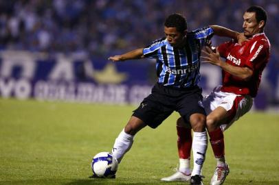 *** D. Marenco - Grenal 3 ***Gre-Nal pelo Campeonato Brasileiro 2008, no Estádio Olímpico.Jogadores Rafael Carioca (E) e Guiñazu<!-- NICAID(397540) -->