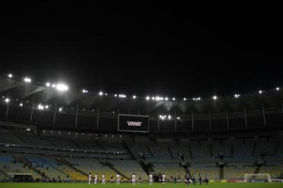  General view as players warm up before a Carioca Championship 2020 football match between Flamengo and Bangu at the Maracana stadium, in Rio de Janeiro, Brazil, on June 18, 2020, which is played behind closed doors as the city gradually eases its social distancing measures aimed at curbing the spread of the COVID-19 coronavirus. (Photo by MAURO PIMENTEL / AFP)Editoria: HTHLocal: Rio de JaneiroIndexador: MAURO PIMENTELSecao: soccerFonte: AFPFotógrafo: STF