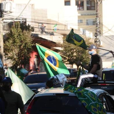  CAXIAS DO SUL, RS, BRASIL (21/06/2020)Carreata pro Bolsonaro em caxias do Sul. (Antonio Valiente/Agência RBS)<!-- NICAID(14527453) -->