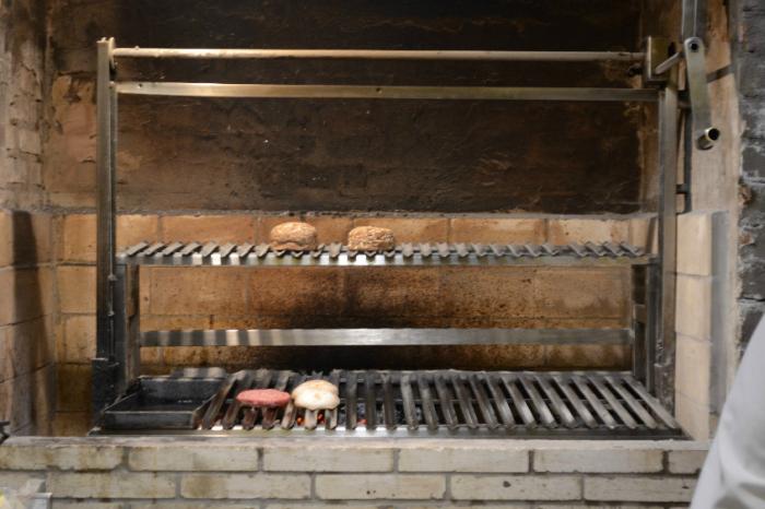 Na selva das hamburguerias, o Parrilla veio para ficar