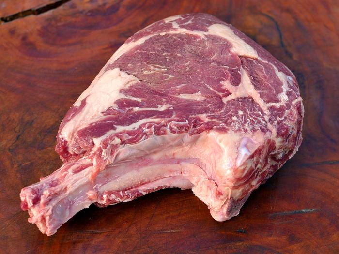 Carnes com osso levam mais sabor ao churrasco e impressionam pelo visual -  01/12/2020 - UOL Nossa