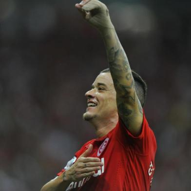  PORTO ALEGRE, RS, BRASIL, 13-05-2015 : Libertadores - Oitavas, Internacional x Atlético-MG no estádio Beira-rio.(Foto: RICARDO DUARTE/Agência RBS)Jogador DAlessandro faz o segundo gol da partida, Inter 2x0 Atlético-MG<!-- NICAID(11405845) -->