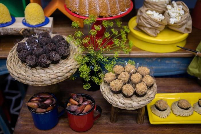 Saiba como fazer uma festa junina em casa