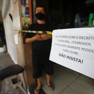  NOVO HAMBURGO, RS, BRASIL, 23-06-2020: Movimento no centro e comércio das cidades da região metropolitana, após novo decreto estadual de bandeira vermelha para a região (FOTO FÉLIX ZUCCO/AGÊNCIA RBS, Editoria de Notícias),<!-- NICAID(14528938) -->