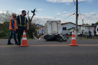 Acidente deixa motociclista morto na RS040 em Viamão<!-- NICAID(14529289) -->