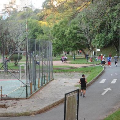  CAXIAS DO SUL, RS, BRASIL (21/06/2020)Domingo de calor em Caxias do Sul. Fotos no Parque dos Macaquinhos. (Antonio Valiente/Agência RBS)<!-- NICAID(14527554) -->