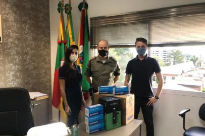 Mantendo seu constante relacionamento e contribuição com a comunidade onde está inserida, a Soprano realizou nesta semana uma doação de produtos e equipamentos para a reforma do 36º Batalhão da Polícia Militar de Farroupilha, cidade onde a empresa foi fundada, há mais de 65 anos. <!-- NICAID(14530905) -->