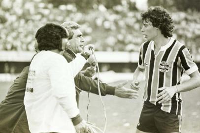  Caxias x Grêmio, gauchão em 1982, paulo Roberto#Envelope:  5611#Pasta: 51056#Fotógrafo: Antônio Pacheco<!-- NICAID(8886100) -->