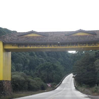  CAMBARÁ DO SUL, RS, BRASIL (11/06/2020)Cambará do Sul retoma aos poucos a rotina de destino turístico do RS. A cidade que viu o cenário mudar durante a pandemia, amanheceu com a expectativa de receber visitantes nesta quinta-feira (11), depois da reabertura dos parques nacionais na quarta-feira. (Antonio Valiente/Agência RBS)<!-- NICAID(14520497) -->